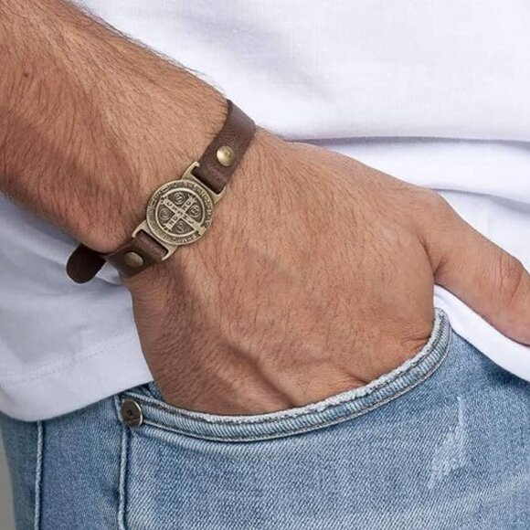 St Benedict Genuine Leather Protection Bracelet - Made in Brazil Medium - Brown - Picture 1 of 4